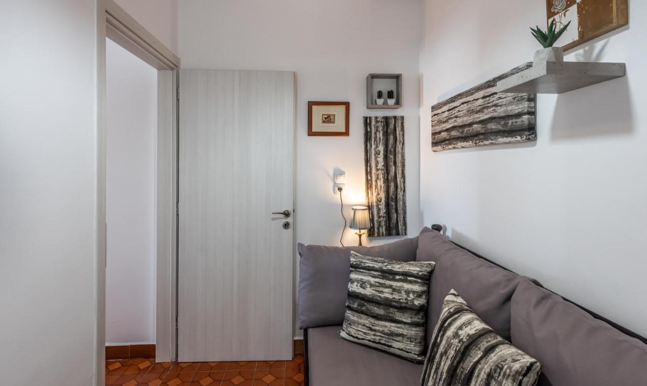 Milos Inn Adamantas  Exteriör bild