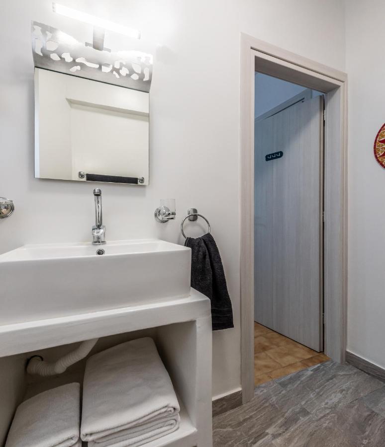 Milos Inn Adamantas  Exteriör bild